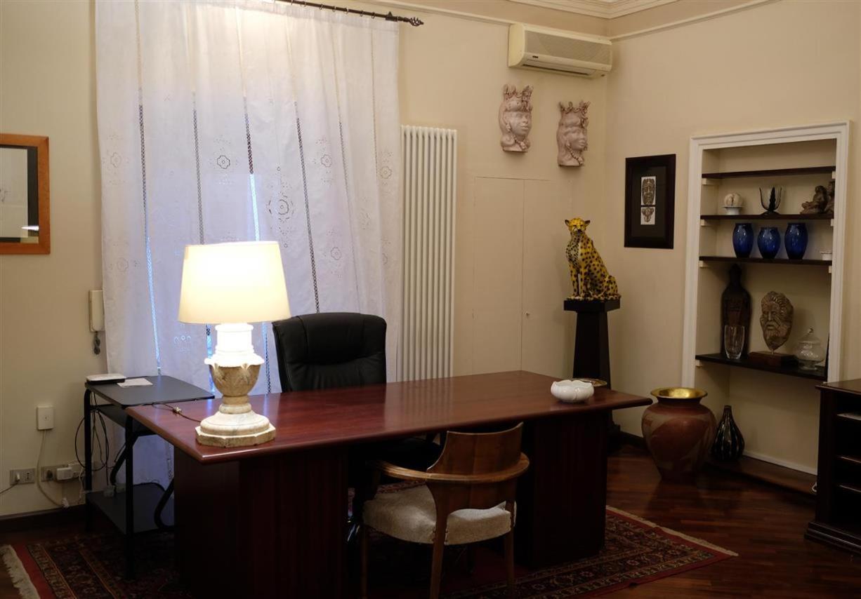 Palazzo La Via Apartment คาตาเนีย ภายนอก รูปภาพ