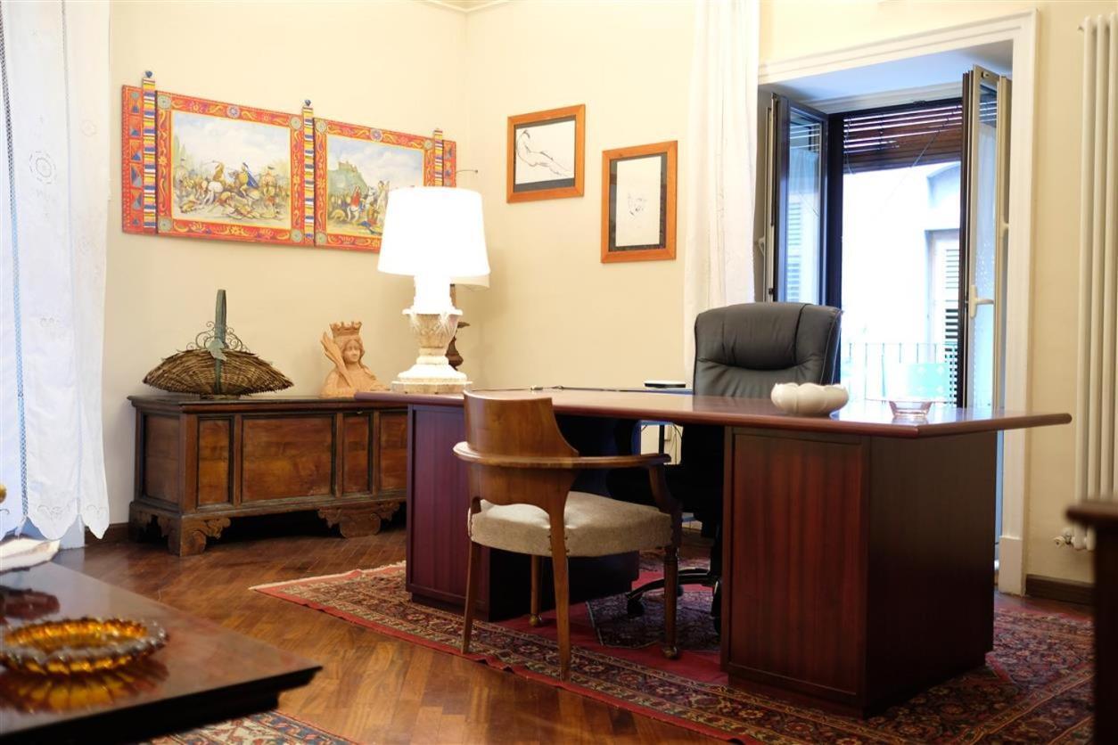 Palazzo La Via Apartment คาตาเนีย ภายนอก รูปภาพ